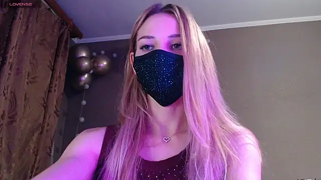 Snapshot of Iris_lave chatting on 11-07-25, 06:12 Iris lave online show from 11-07-25, 06:12