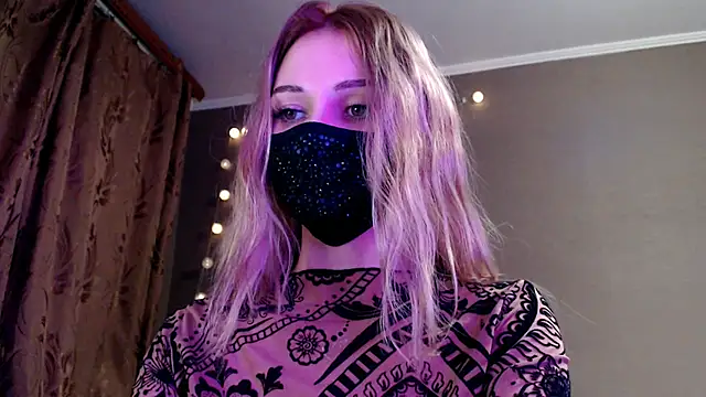 Snapshot of Iris_lave chatting on 02-14-26, 06:08 Iris lave online show from 02-14-26, 06:08