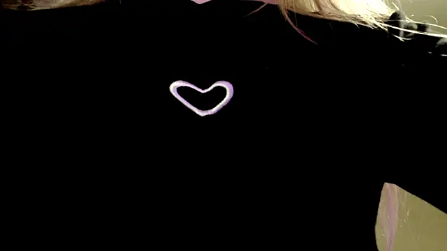 Snapshot of Iris_lave chatting on 02-08-26, 03:10 Iris lave online show from 02-08-26, 03:10