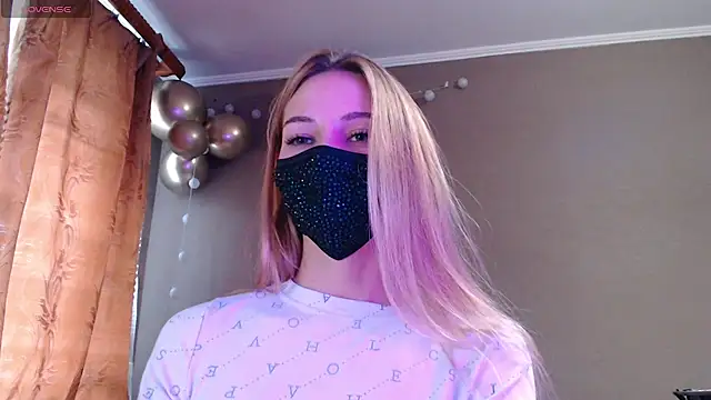 Snapshot of Iris_lave chatting on 11-04-25, 01:26 Iris lave online show from 11-04-25, 01:26