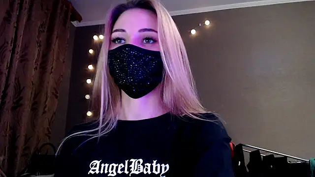 Snapshot of Iris_lave chatting on 12-01-25, 08:10 Iris lave online show from 12-01-25, 08:10