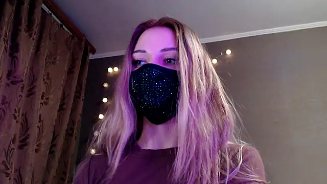 Snapshot of Iris_lave chatting on 02-15-26, 05:01 Iris lave online show from 02-15-26, 05:01