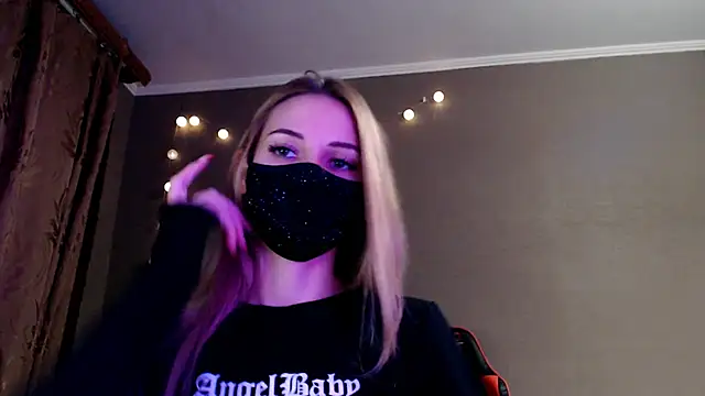 Snapshot of Iris_lave chatting on 01-15-26, 05:16 Iris lave online show from 01-15-26, 05:16