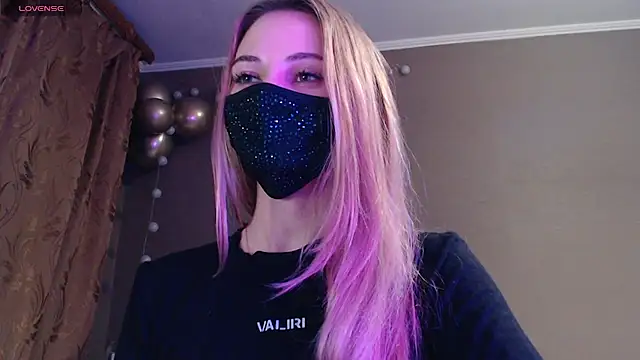 Snapshot of Iris_lave chatting on 11-11-25, 07:08 Iris lave online show from 11-11-25, 07:08