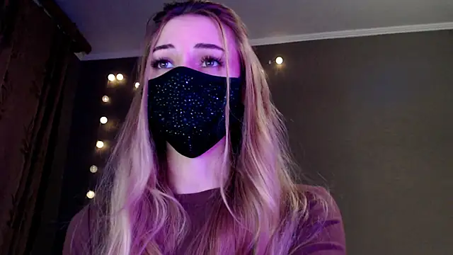 Snapshot of Iris_lave chatting on 01-17-26, 03:04 Iris lave online show from 01-17-26, 03:04