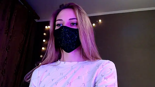 Snapshot of Iris_lave chatting on 01-18-26, 03:37 Iris lave online show from 01-18-26, 03:37