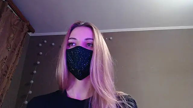 Snapshot of Iris_lave chatting on 10-27-25, 05:25 Iris lave online show from 10-27-25, 05:25