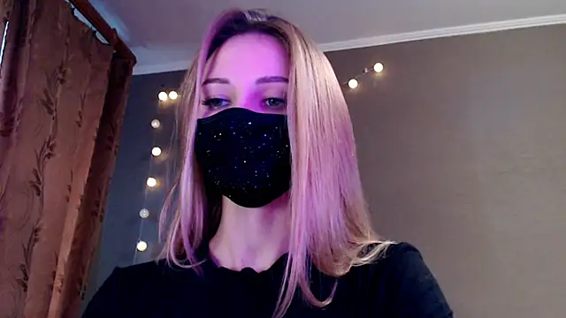 Snapshot of Iris_lave chatting on 02-11-26, 03:01 Iris lave online show from 02-11-26, 03:01