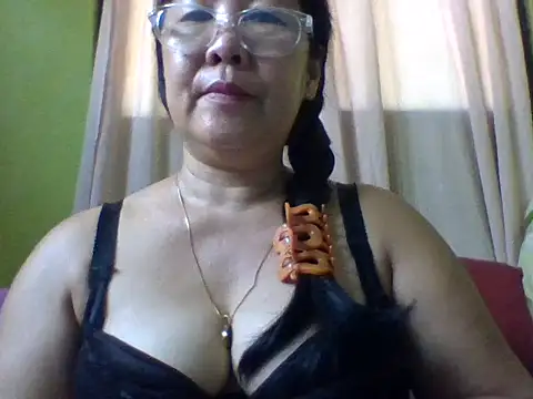 mommasexy29 online show from 10-07-25, 04:46