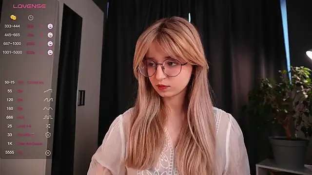 zegoii online show from 10-22-25, 01:54