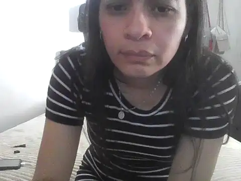 Snapshot of caribbeanclande1 chatting on 10-04-25, 03:02 caribbeanclande1 online show from 10-04-25, 03:02
