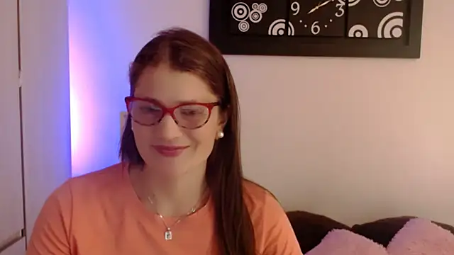 Snapshot of Camila-ventura chatting on 06-08-26, 01:11 Camila-ventura online show from 06-08-26, 01:11