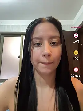 Snapshot of lucy_grey25 chatting on 05-10-26, 05:37 lucy grey25 online show from 05-10-26, 05:37