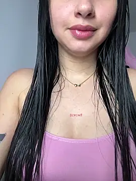 Snapshot of lucy_grey25 chatting on 02-27-26, 02:39 lucy grey25 online show from 02-27-26, 02:39