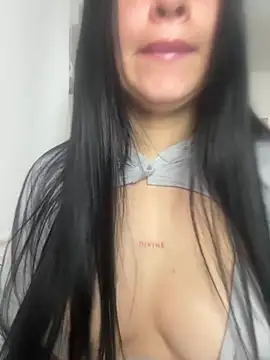 Snapshot of lucy_grey25 chatting on 02-06-26, 01:51 lucy grey25 online show from 02-06-26, 01:51