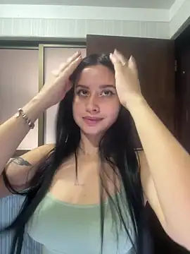 Snapshot of lucy_grey25 chatting on 02-08-26, 09:23 lucy grey25 online show from 02-08-26, 09:23