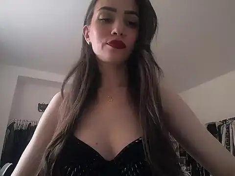 Snapshot of AlienaMoore chatting on 07-22-26, 10:50 AlienaMoore online show from 07-22-26, 10:50