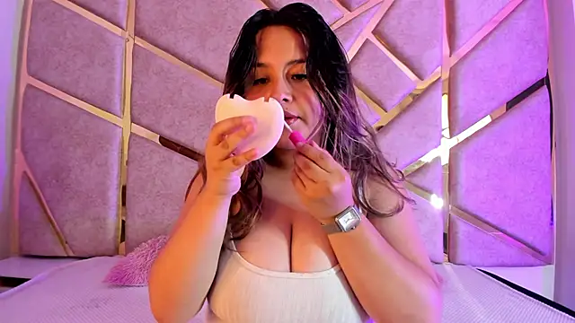 Zafiro claire online show from 11-08-25, 06:44