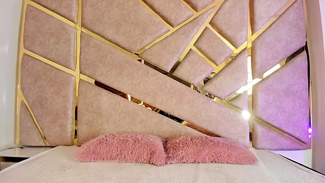 Zafiro claire online show from 10-31-25, 06:37