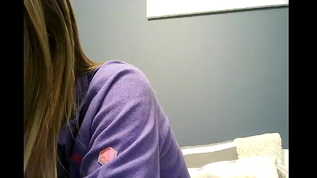 Snapshot of Ginger-bb chatting on 12-03-25, 07:41 Ginger-bb online show from 12-03-25, 07:41