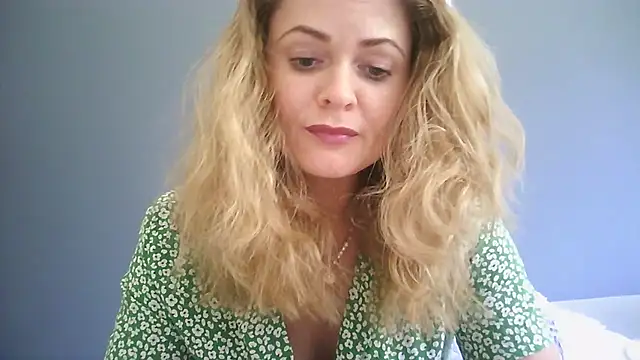 Snapshot of Ginger-bb chatting on 06-25-26, 11:15 Ginger-bb online show from 06-25-26, 11:15