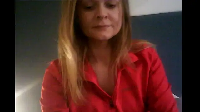 Snapshot of Ginger-bb chatting on 11-25-25, 07:41 Ginger-bb online show from 11-25-25, 07:41