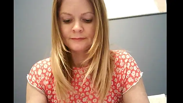 Snapshot of Ginger-bb chatting on 11-19-25, 07:30 Ginger-bb online show from 11-19-25, 07:30