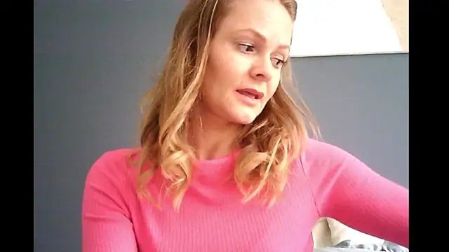 Snapshot of Ginger-bb chatting on 09-15-25, 07:20 Ginger-bb online show from 09-15-25, 07:20