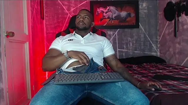 Snapshot of big_blackmen19 chatting on 09-22-25, 01:17 big blackmen19 online show from 09-22-25, 01:17