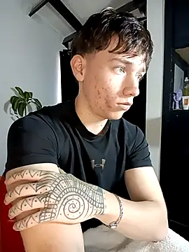 Snapshot of Logan_sixxer chatting on 09-13-25, 05:24 Logan sixxer online show from 09-13-25, 05:24