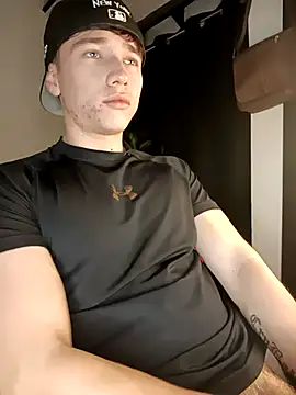 Snapshot of Logan_sixxer chatting on 09-21-25, 10:59 Logan sixxer online show from 09-21-25, 10:59