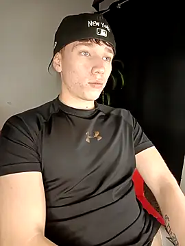 Snapshot of Logan_sixxer chatting on 09-20-25, 10:48 Logan sixxer online show from 09-20-25, 10:48