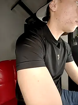 Snapshot of Logan_sixxer chatting on 09-27-25, 02:50 Logan sixxer online show from 09-27-25, 02:50