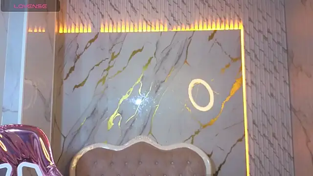 Snapshot of _Mia_sweet_b chatting on 02-27-26, 01:44 Mia sweet b online show from 02-27-26, 01:44