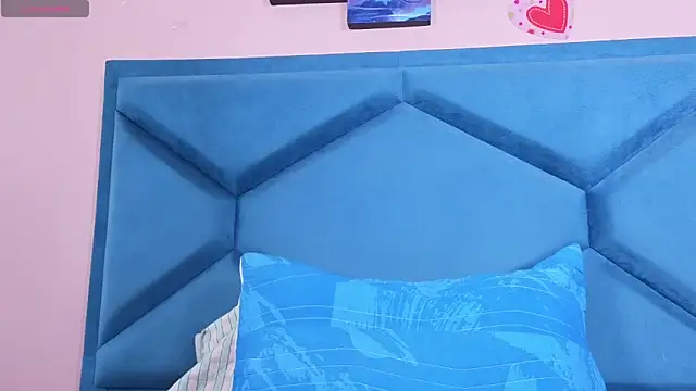 Snapshot of BellaaRossy chatting on 05-27-26, 01:57 BellaaRossy online show from 05-27-26, 01:57