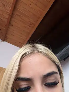 Babylovetiernax online show from 04-10-26, 03:52