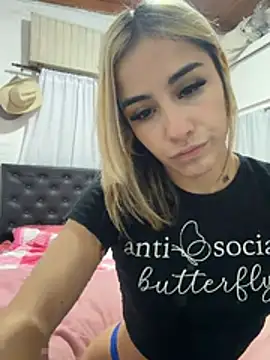 Snapshot of Babylovetiernax chatting on 05-16-26, 03:27 Babylovetiernax online show from 05-16-26, 03:27
