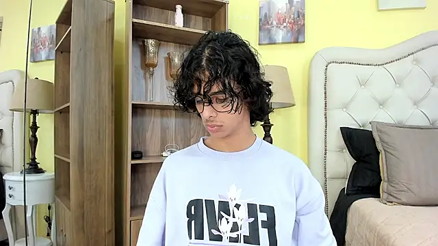 Ibratxandy online show from 12-22-25, 07:14