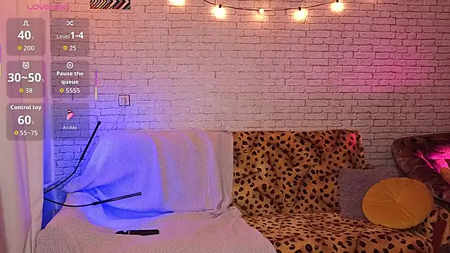 ReginaFoXXXy online show from 10-31-25, 08:55