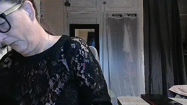 Mistress-Ivy51 online show from 10-21-25, 06:35