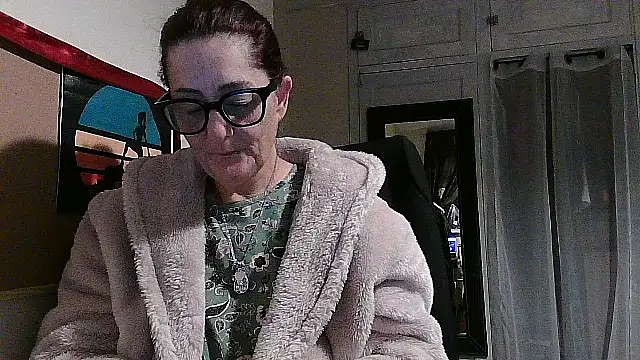 Mistress-Ivy51 online show from 11-17-25, 06:06