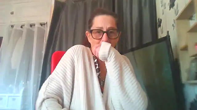 Mistress-Ivy51 online show from 04-24-26, 08:49