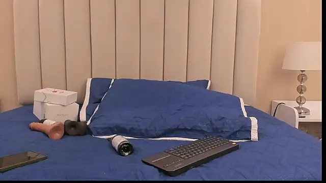 Rachel Donnelly online show from 11-29-25, 04:34