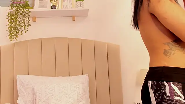 Rachel Donnelly online show from 10-21-25, 04:23