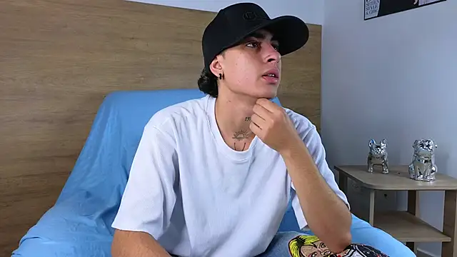 Snapshot of Stiven_Benet_ chatting on 10-24-25, 12:48 Stiven Benet online show from 10-24-25, 12:48