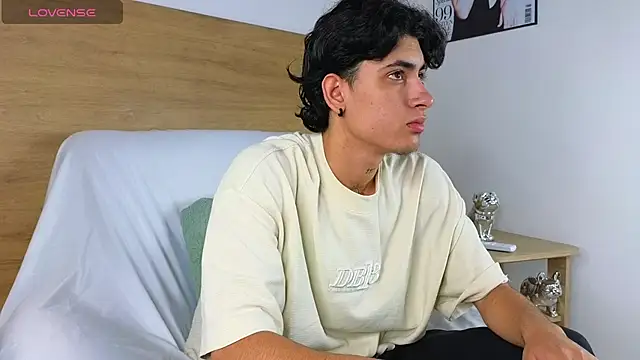 Snapshot of Stiven_Benet_ chatting on 11-01-25, 12:54 Stiven Benet online show from 11-01-25, 12:54