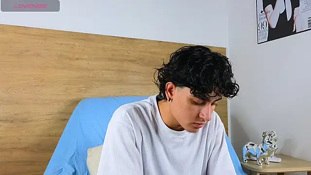 Snapshot of Stiven_Benet_ chatting on 11-04-25, 01:37 Stiven Benet online show from 11-04-25, 01:37