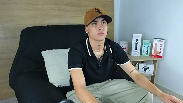 Snapshot of Stiven_Benet_ chatting on 11-12-25, 09:07 Stiven Benet online show from 11-12-25, 09:07