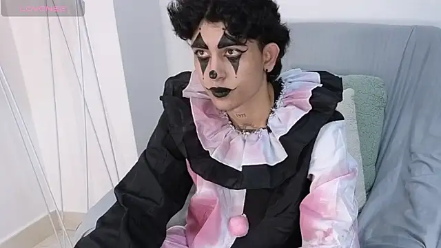 Snapshot of Stiven_Benet_ chatting on 10-31-25, 02:13 Stiven Benet online show from 10-31-25, 02:13