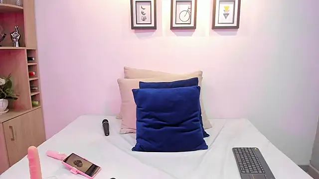 BarbieMonet online show from 10-04-25, 01:07